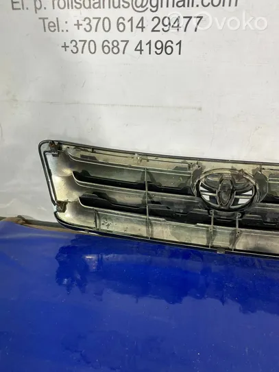 Toyota Avensis Verso Etupuskurin ylempi jäähdytinsäleikkö 5311144110