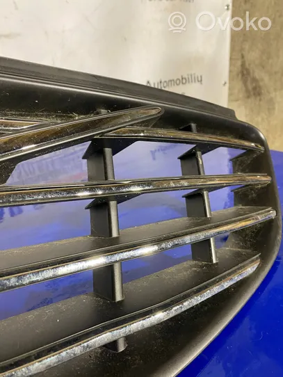 Volvo XC60 Maskownica / Grill / Atrapa górna chłodnicy 31333833