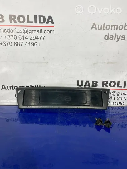 Audi A6 S6 C6 4F Ramka przedniej tablicy rejestracyjnej 4F0807285