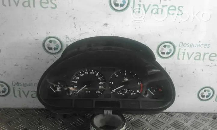 BMW 3 E30 Spidometras (prietaisų skydelis) 62116985645