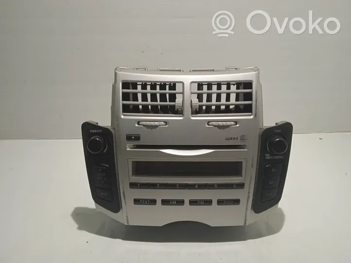 Toyota Yaris Hi-Fi-äänentoistojärjestelmä 861200D200