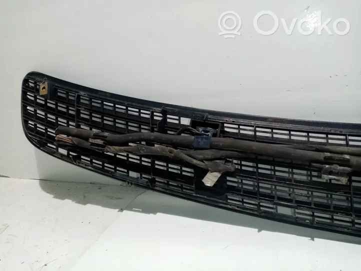 Mercedes-Benz CLK AMG A208 C208 Grille de calandre avant A2038852623