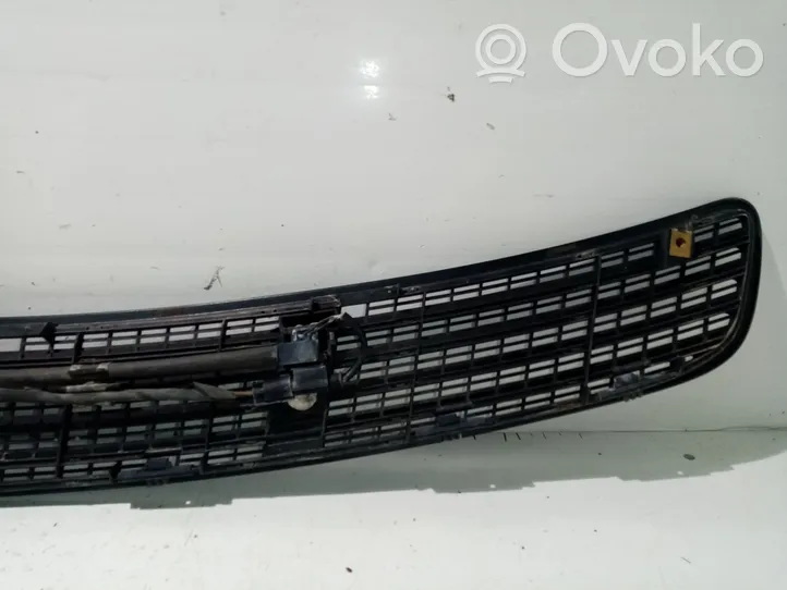 Mercedes-Benz CLK AMG A208 C208 Grille de calandre avant A2038852623