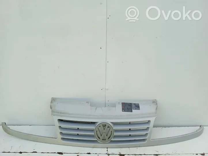 Volkswagen Sharan Передняя решётка 7M0853653AC