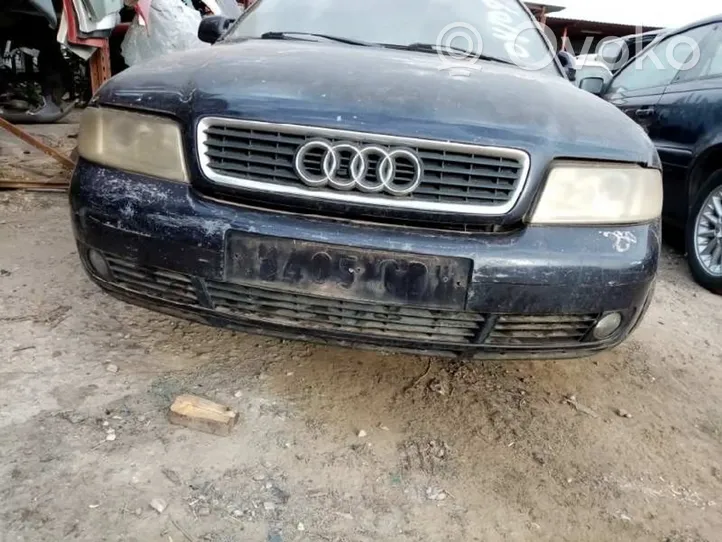 Audi A4 S4 B5 8D Zderzak przedni 