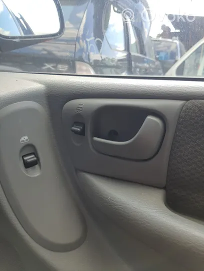 Chrysler Voyager Klamka wewnętrzna drzwi przednich 