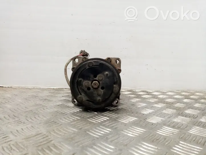 Volkswagen Transporter - Caravelle T4 Air conditioning (A/C) compressor (pump) 701820805