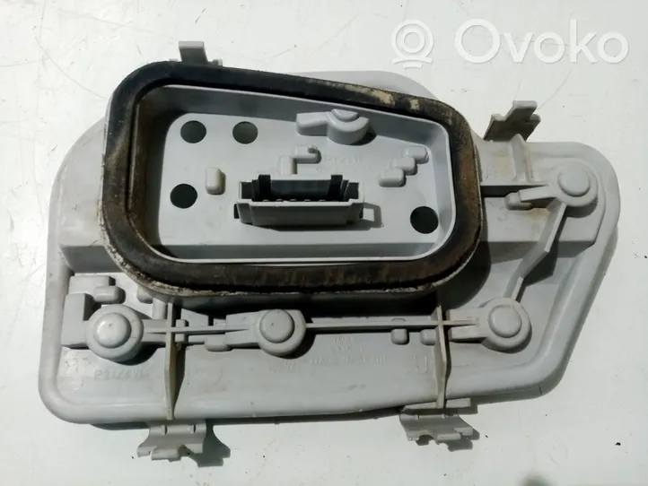 Volkswagen Polo Takavalon polttimon suojan pidike 6Q6945258A