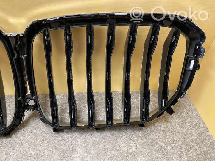 BMW X5 G05 Front bumper upper radiator grill 20240006541