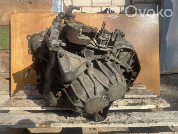 Volvo V70 Mechaninė 6 pavarų dėžė 30751041