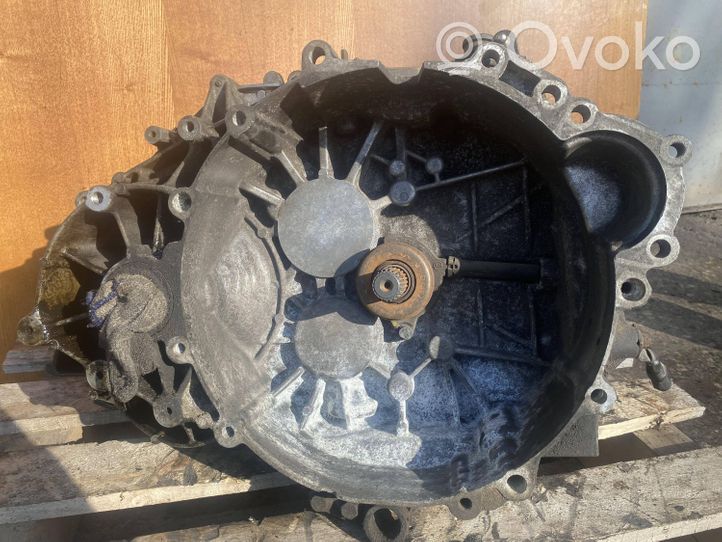 Volvo V70 Mechaninė 6 pavarų dėžė 30751041