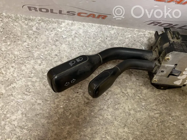 Audi A6 S6 C4 4A Leva/interruttore dell’indicatore di direzione e tergicristallo 4D0953513