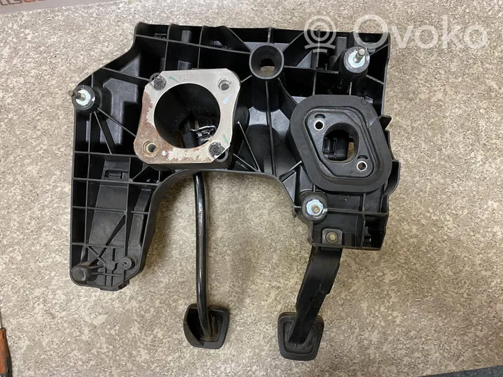 Opel Insignia A Brake pedal 22771451