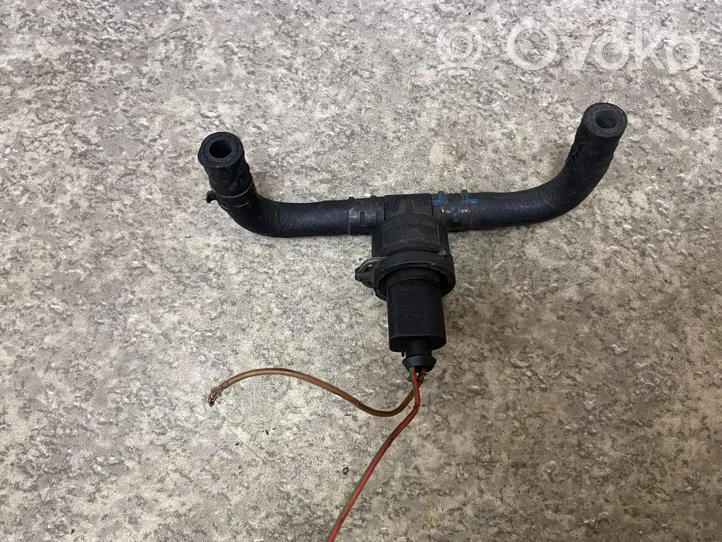 Volkswagen Golf IV Degvielas temperatūras sensors 038906081B