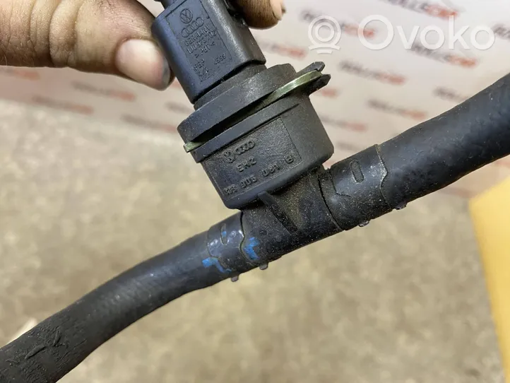 Volkswagen Golf IV Degvielas temperatūras sensors 038906081B