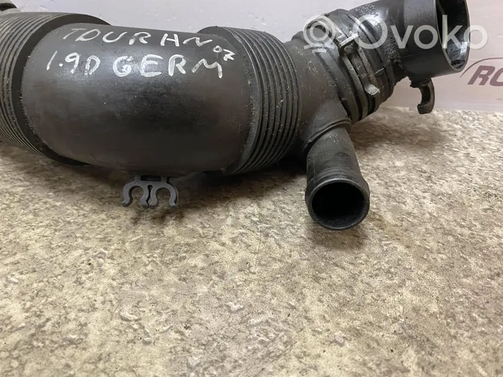 Volkswagen Touran I Air intake hose/pipe 3C0129654M