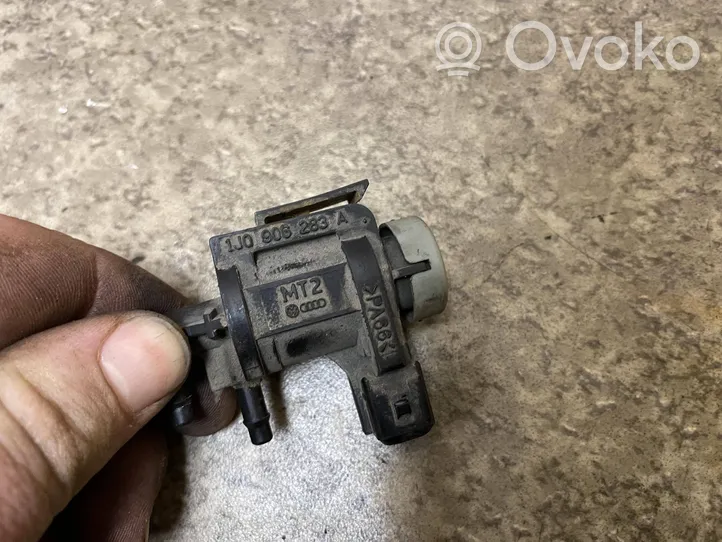 Audi A4 S4 B6 8E 8H Turbo solenoid valve 1J0906283A