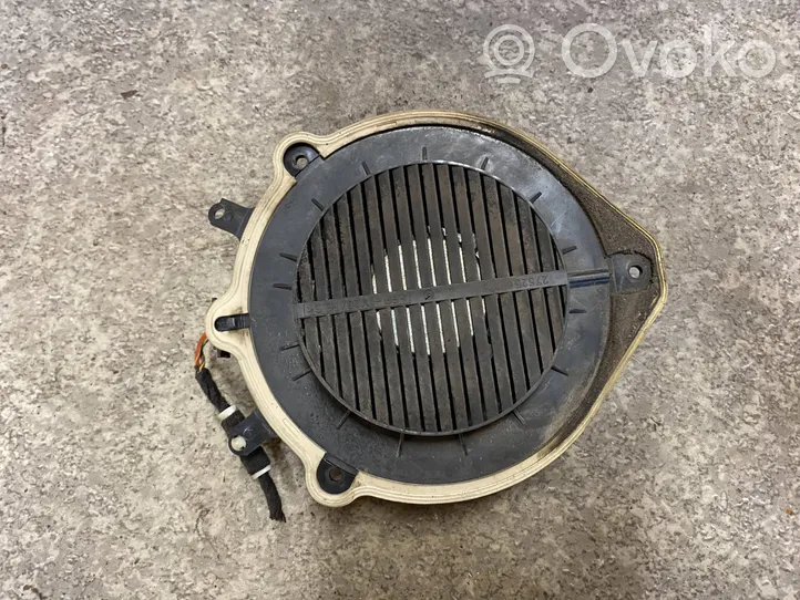 Audi A4 S4 B6 8E 8H Takaoven kaiutin 8E0035411