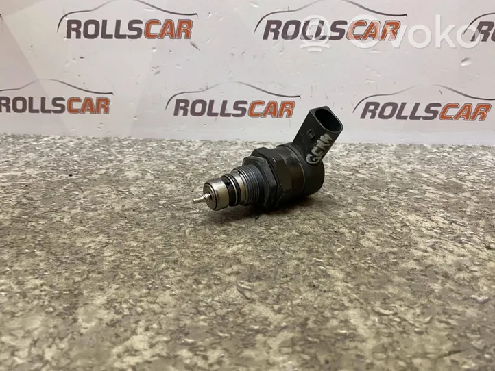 Mercedes-Benz E W211 Regolatore di pressione del carburante A6110780449