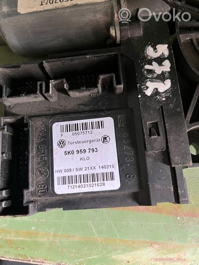 Volkswagen Touran II Front door window regulator motor 5K0959793