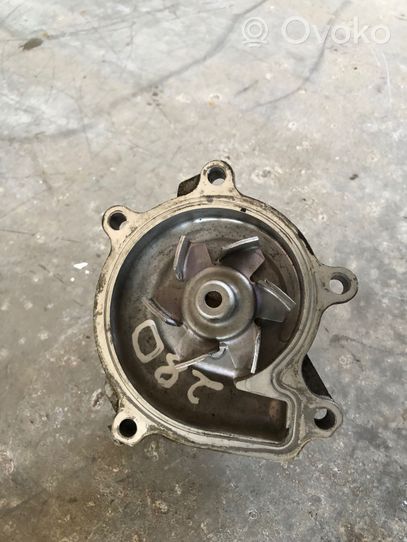 Nissan Primera Pompe de circulation d'eau 7B22Y