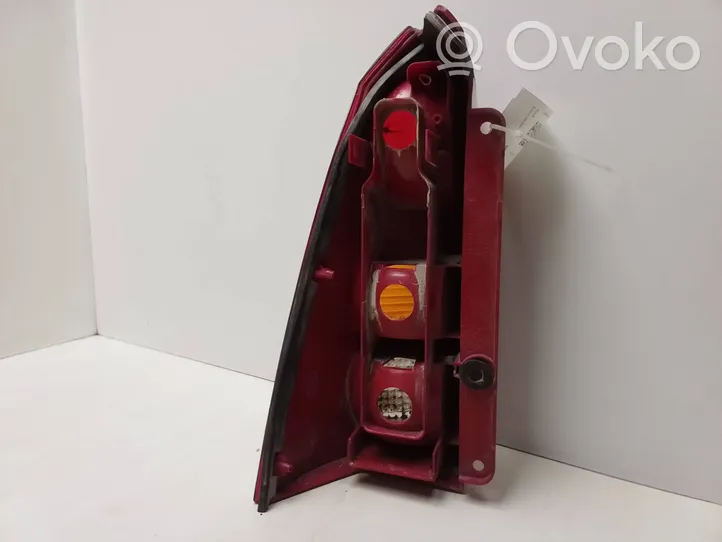 Ford Focus Lampa tylna 11A311