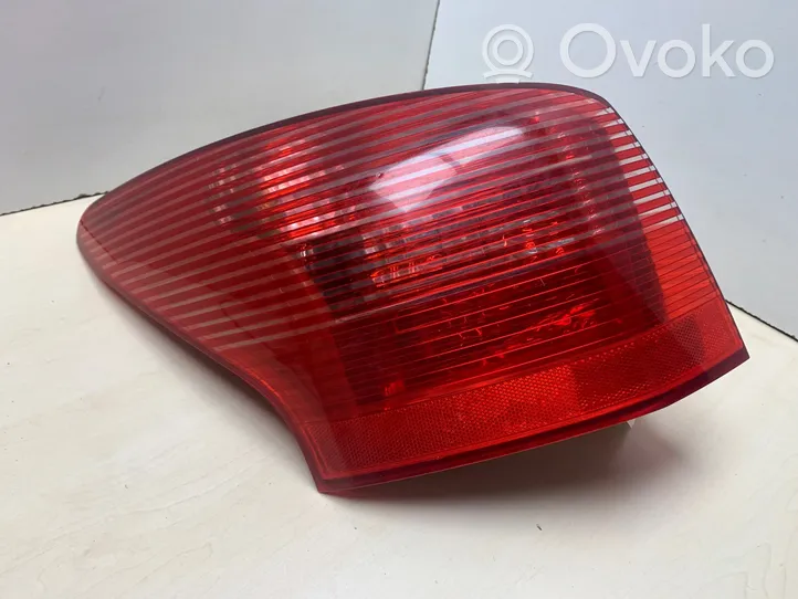 Peugeot 407 Lampa tylna 