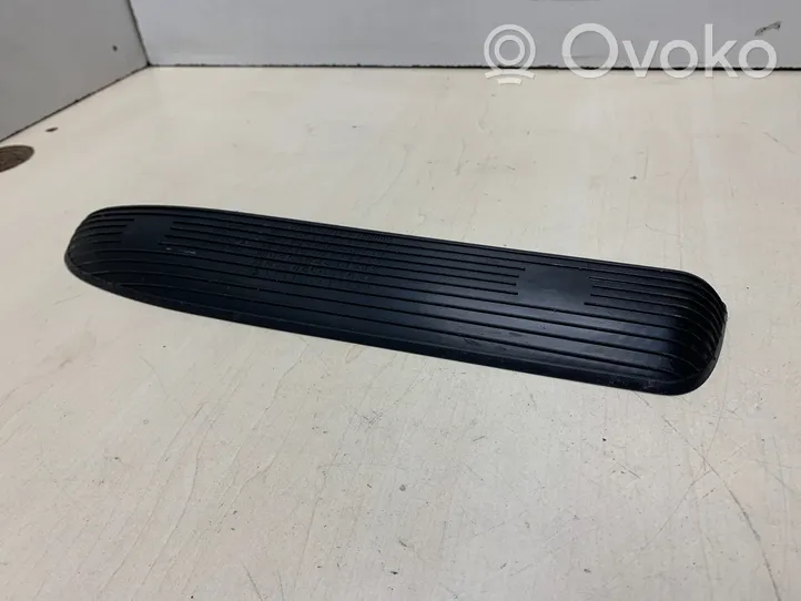 Volkswagen PASSAT B5.5 Altro elemento di rivestimento della portiera anteriore 3B0868134