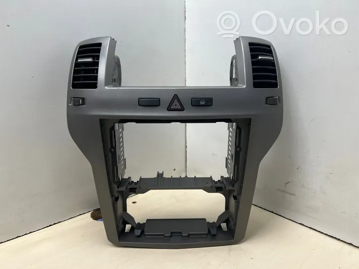 Opel Zafira B Radio/GPS head unit trim 13111374