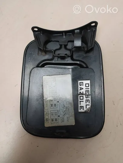 Audi 80 90 S2 B4 Bouchon, volet de trappe de réservoir à carburant 8A0809905A