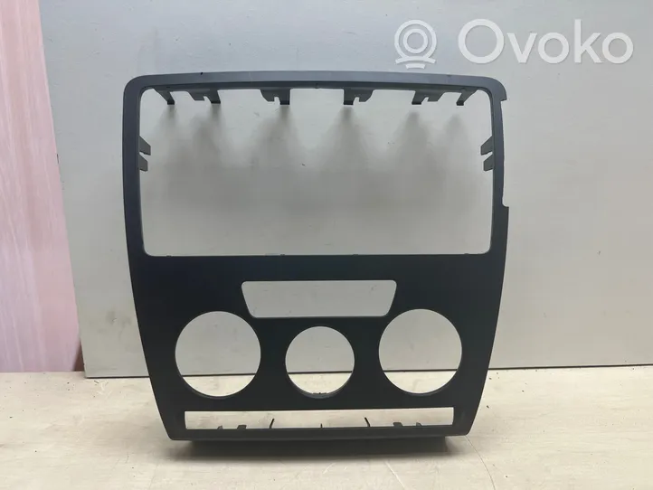 Skoda Octavia Mk3 (5E) Console centrale, commande chauffage/clim 1Z0858069