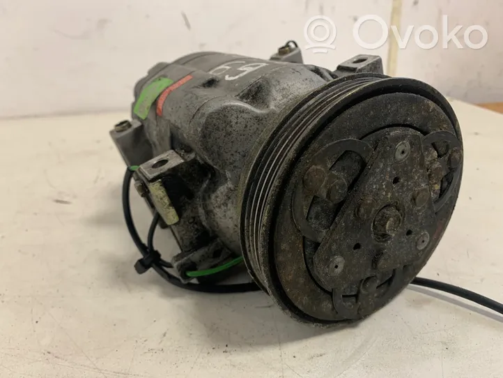 Volkswagen PASSAT B5 Air conditioning (A/C) compressor (pump) 0D0260805D