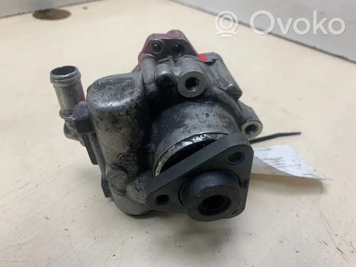 Audi A4 S4 B6 8E 8H Ohjaustehostimen pumppu 8E0145155N