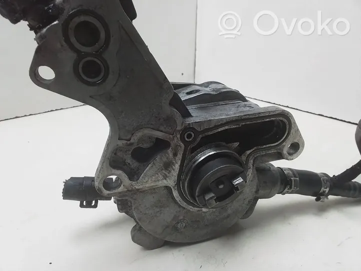 Volkswagen PASSAT B5.5 Vacuum pump 038145209A