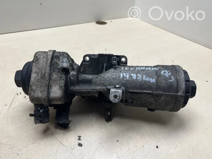 Volkswagen Touran I Supporto di montaggio del filtro dell’olio 045115389J