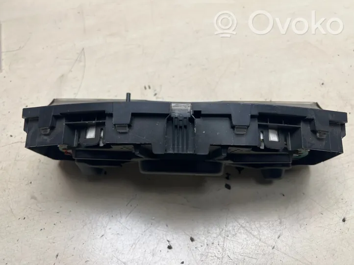 Opel Meriva A Speedometer (instrument cluster) 13140265MN