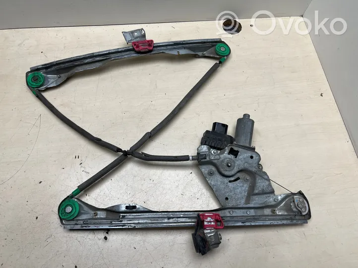 Ford Focus Motorino alzacristalli della portiera anteriore 0130821756