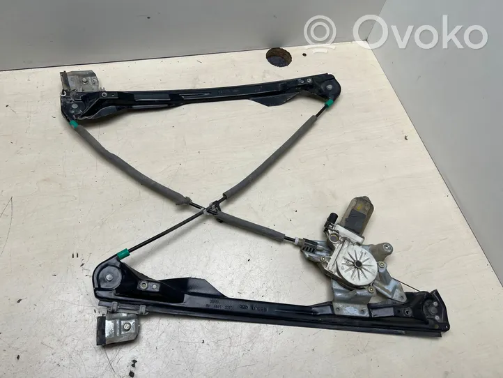 Ford Focus Regulador de puerta delantera con motor XS4123200