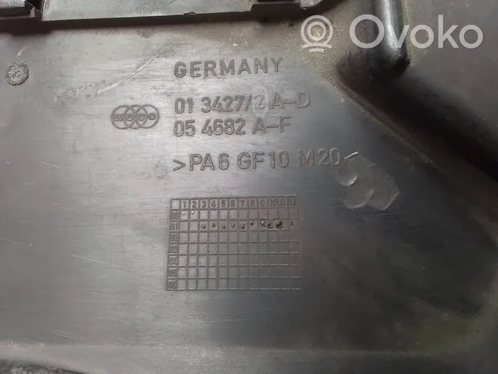 Volkswagen PASSAT B5.5 Couvercle cache moteur 013427