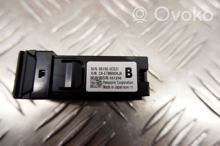 Toyota Highlander XU70 Connettore plug in USB 861900C031