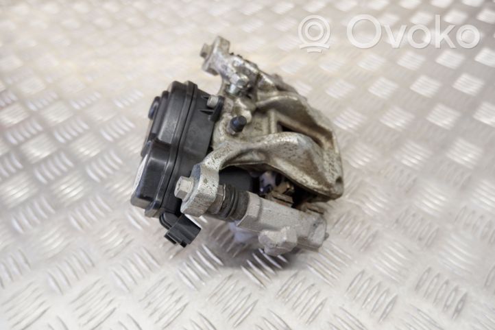 Toyota Yaris XP210 Caliper del freno trasero 463100D010