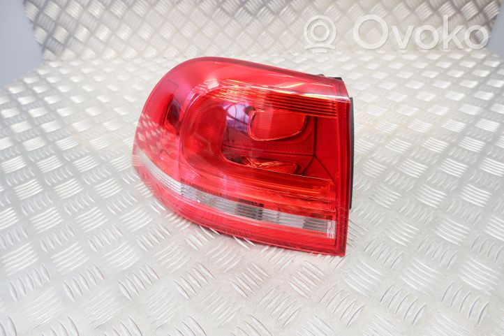 Volkswagen Touareg II Luci posteriori L90007685