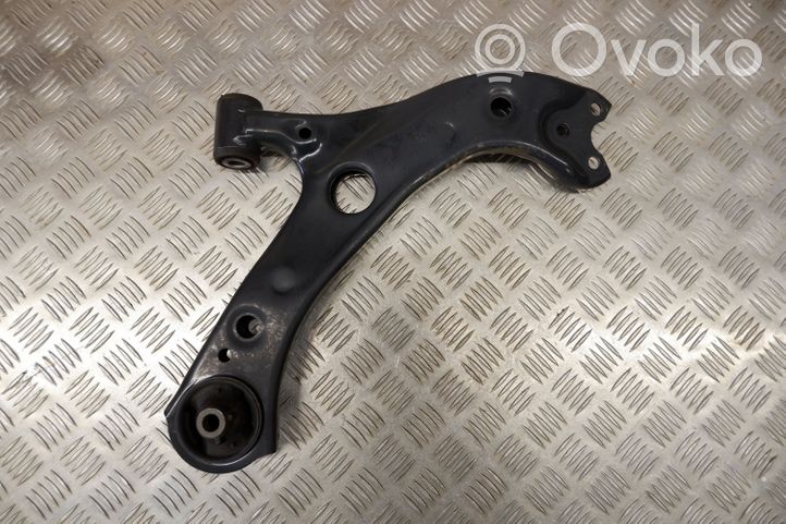 Toyota Corolla E210 E21 Fourchette, bras de suspension inférieur avant 4806802330