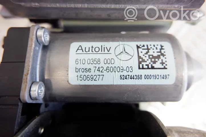 Mercedes-Benz E W212 Pas bezpieczeństwa fotela przedniego 610035800D