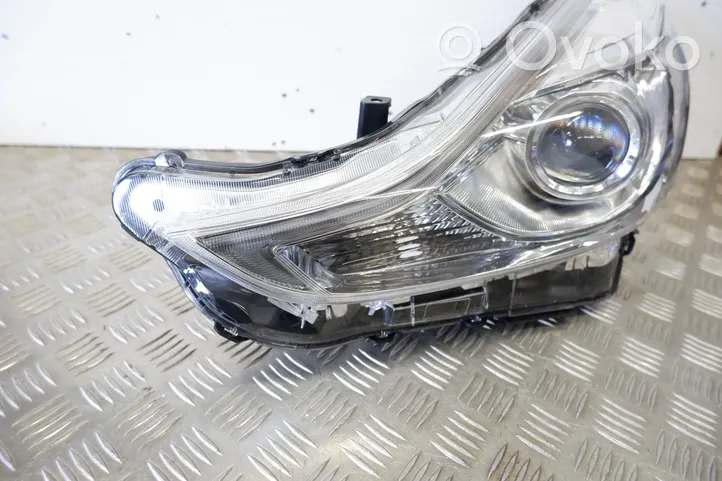 Toyota Prius+ (ZVW40) Lampa przednia 8107047680