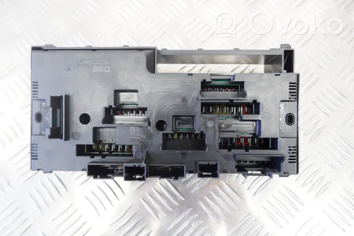 BMW 5 F10 F11 Module de fusibles 9252815