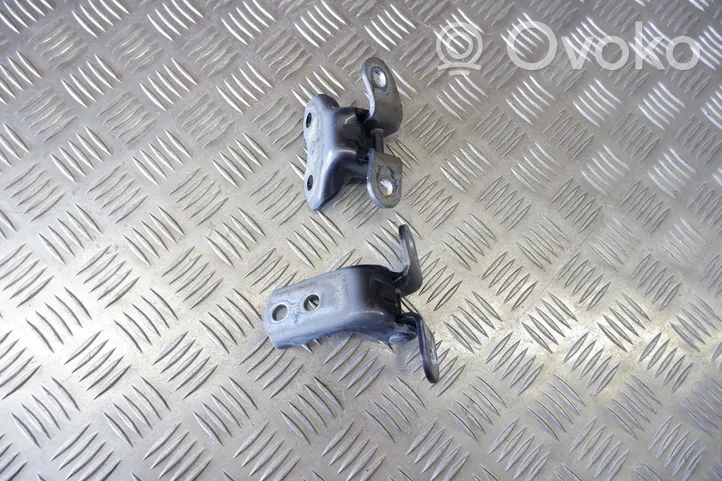 Toyota Prius+ (ZVW40) Set di cerniere portiera anteriore 6871012151