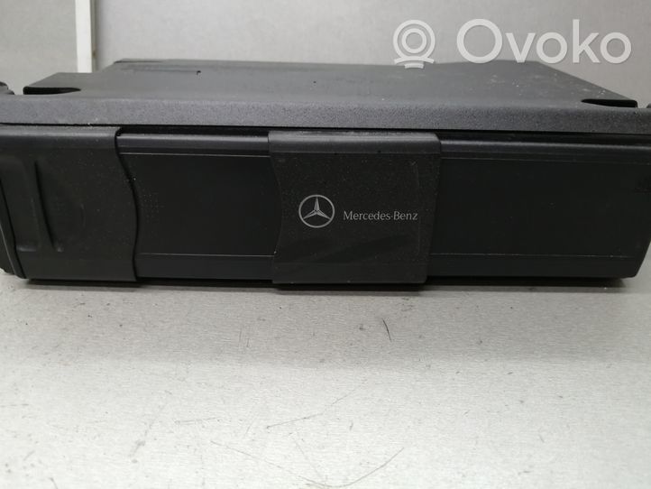 Mercedes-Benz C W203 CD/DVD keitiklis A2038209089
