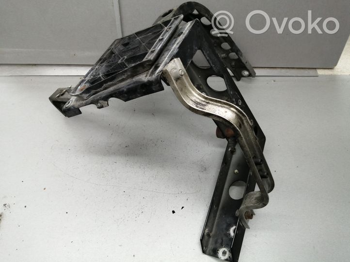 Audi A8 S8 D2 4D Supporto di montaggio del parafango 4D0821138AP