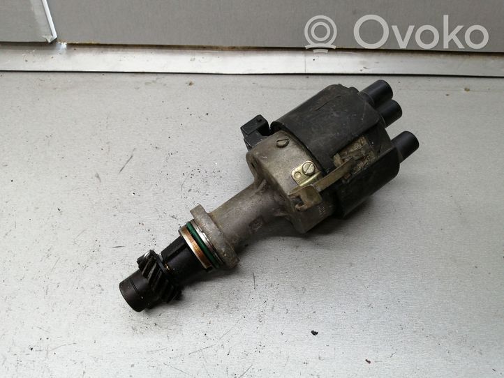 Volkswagen Golf II Spark distributor 050905205A